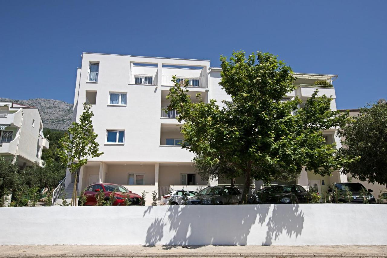 Apartments Strada Tucepi Exterior photo
