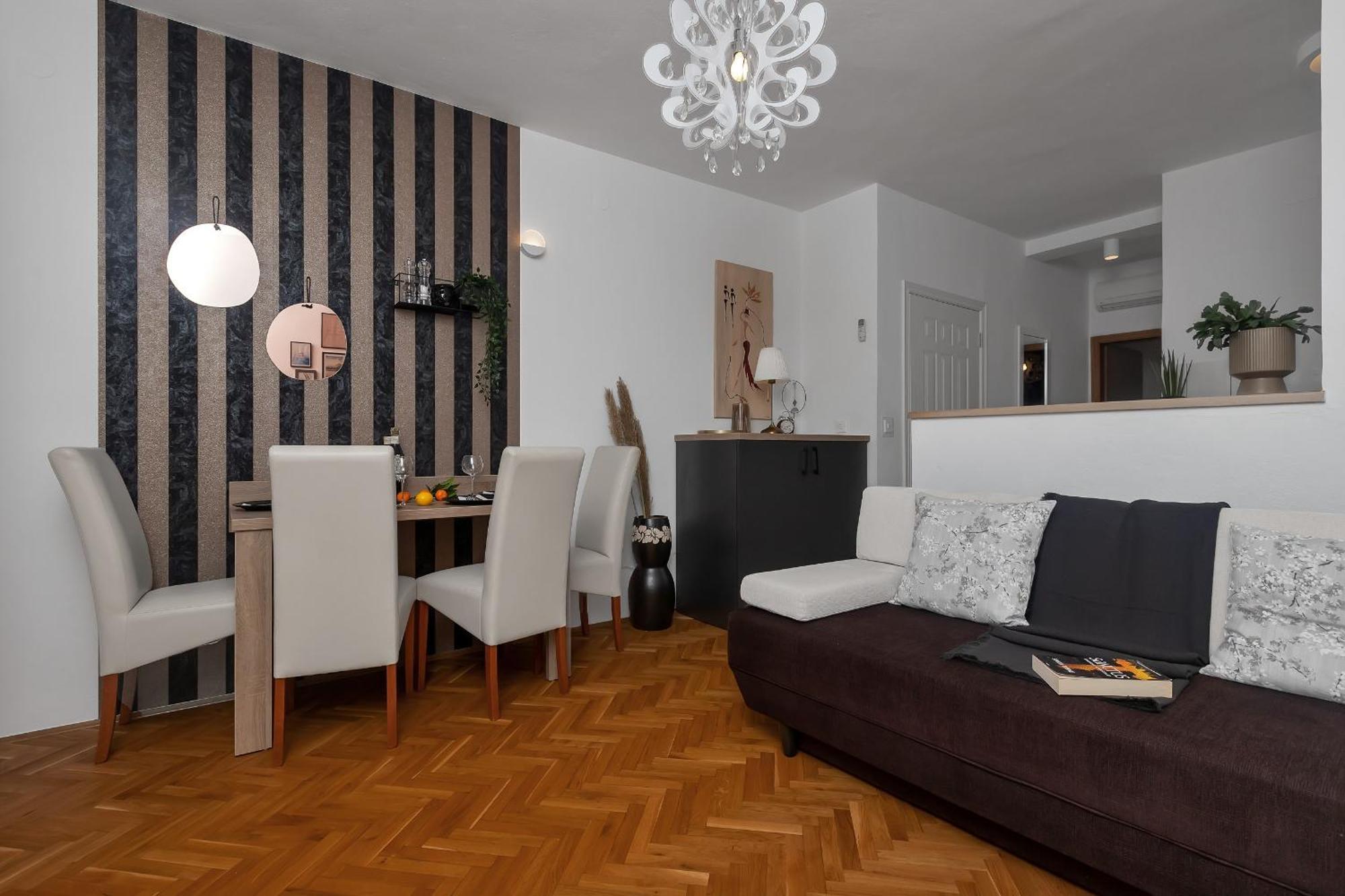 Apartments Strada Tucepi Room photo